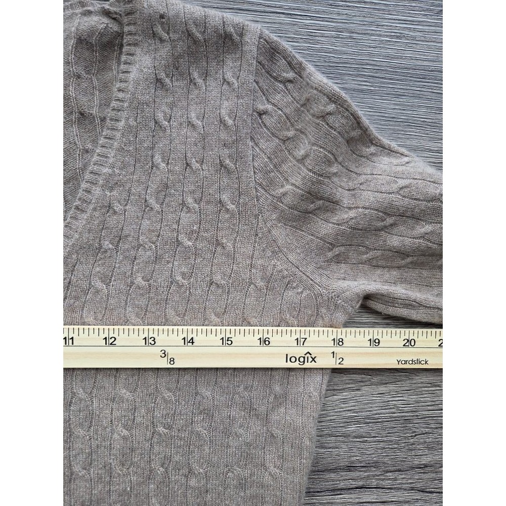 J.Crew Cashmere Cable Knit V-Neck Sweater Womens M Preppy Old Money (Flaws) - Picture 9 of 12